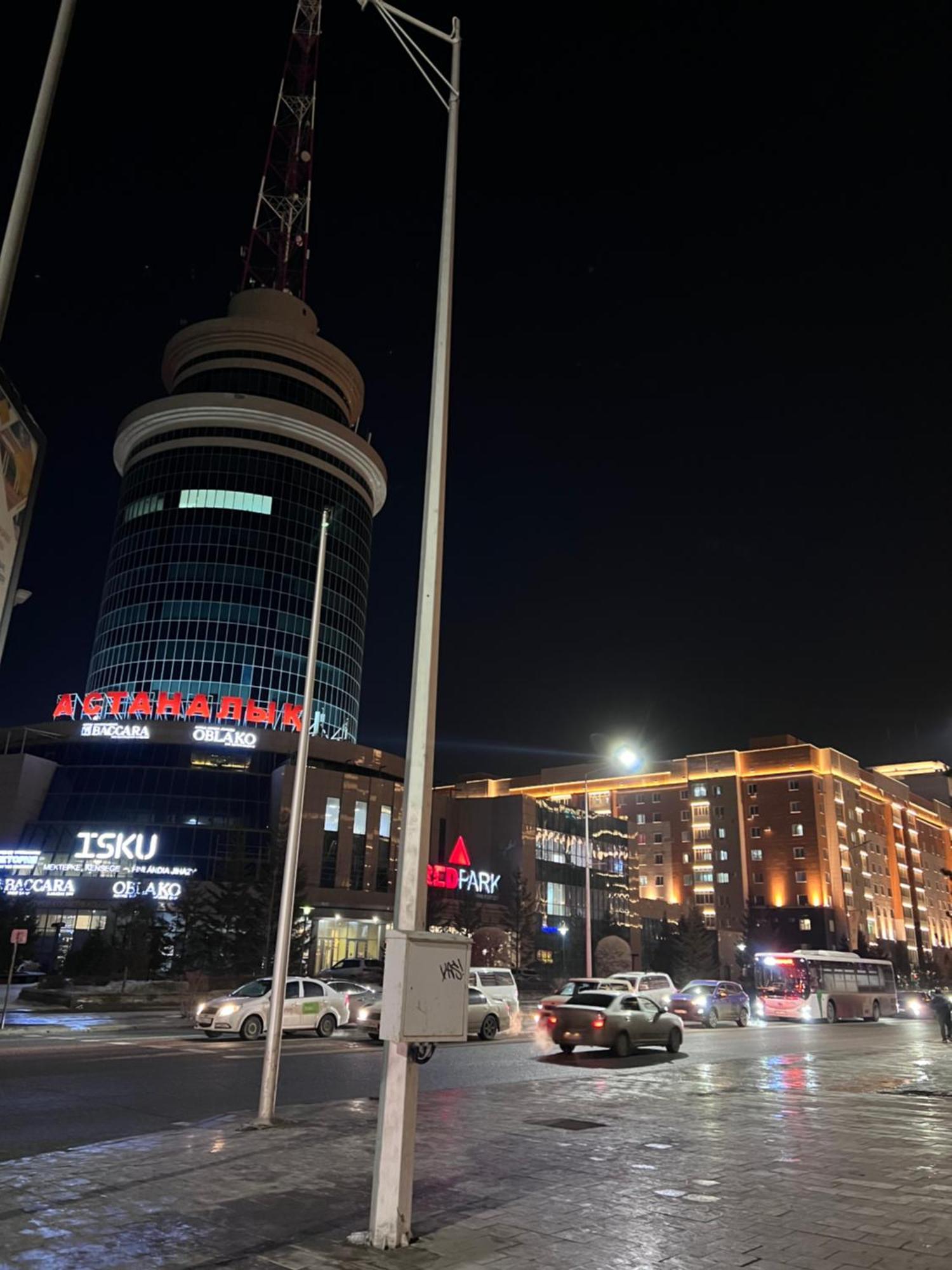 Apartment 215 очень теплые рядом с байтереком с 2 большие кроватями