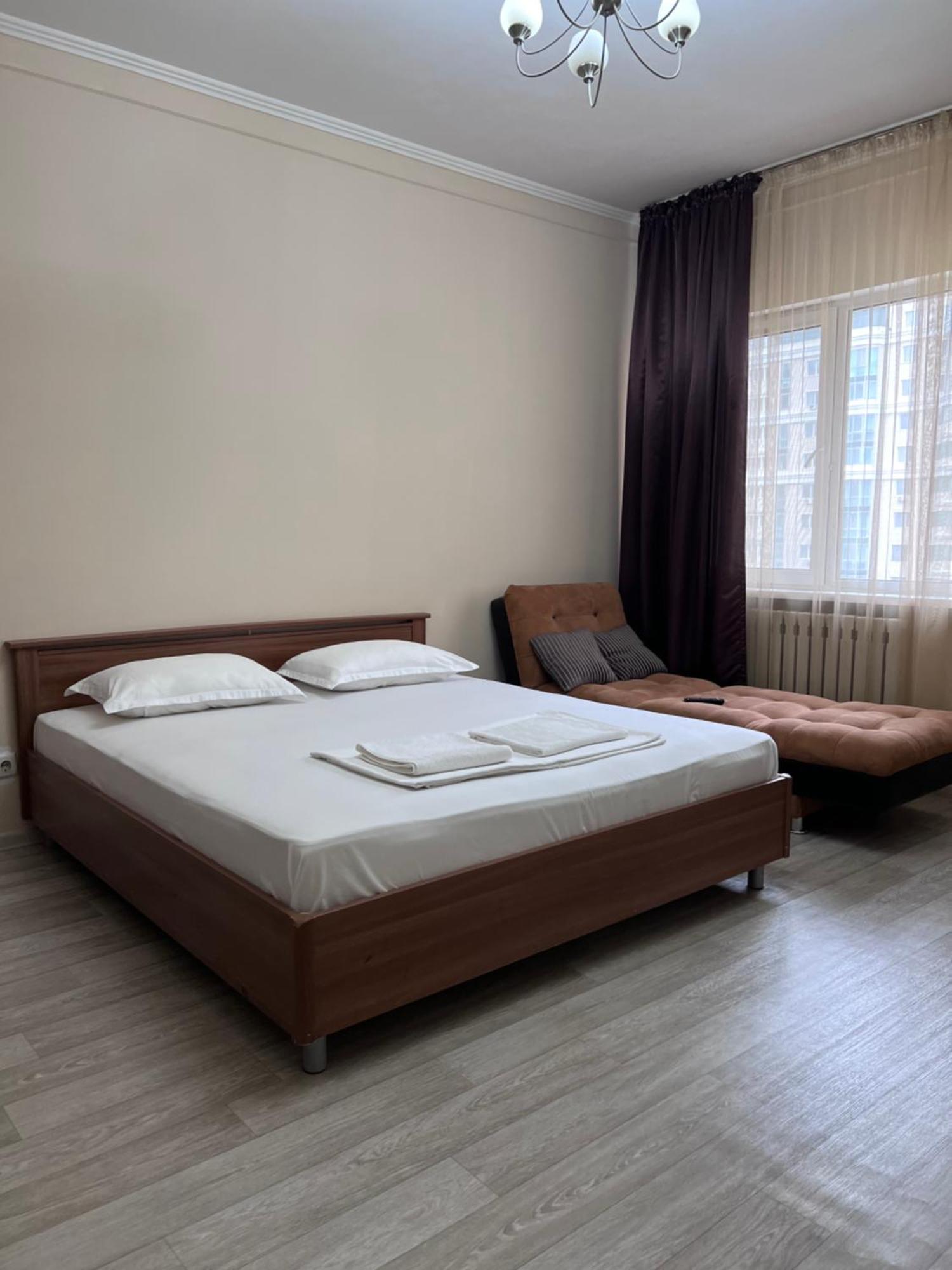 Apartment 215 очень теплые рядом с байтереком с 2 большие кроватями